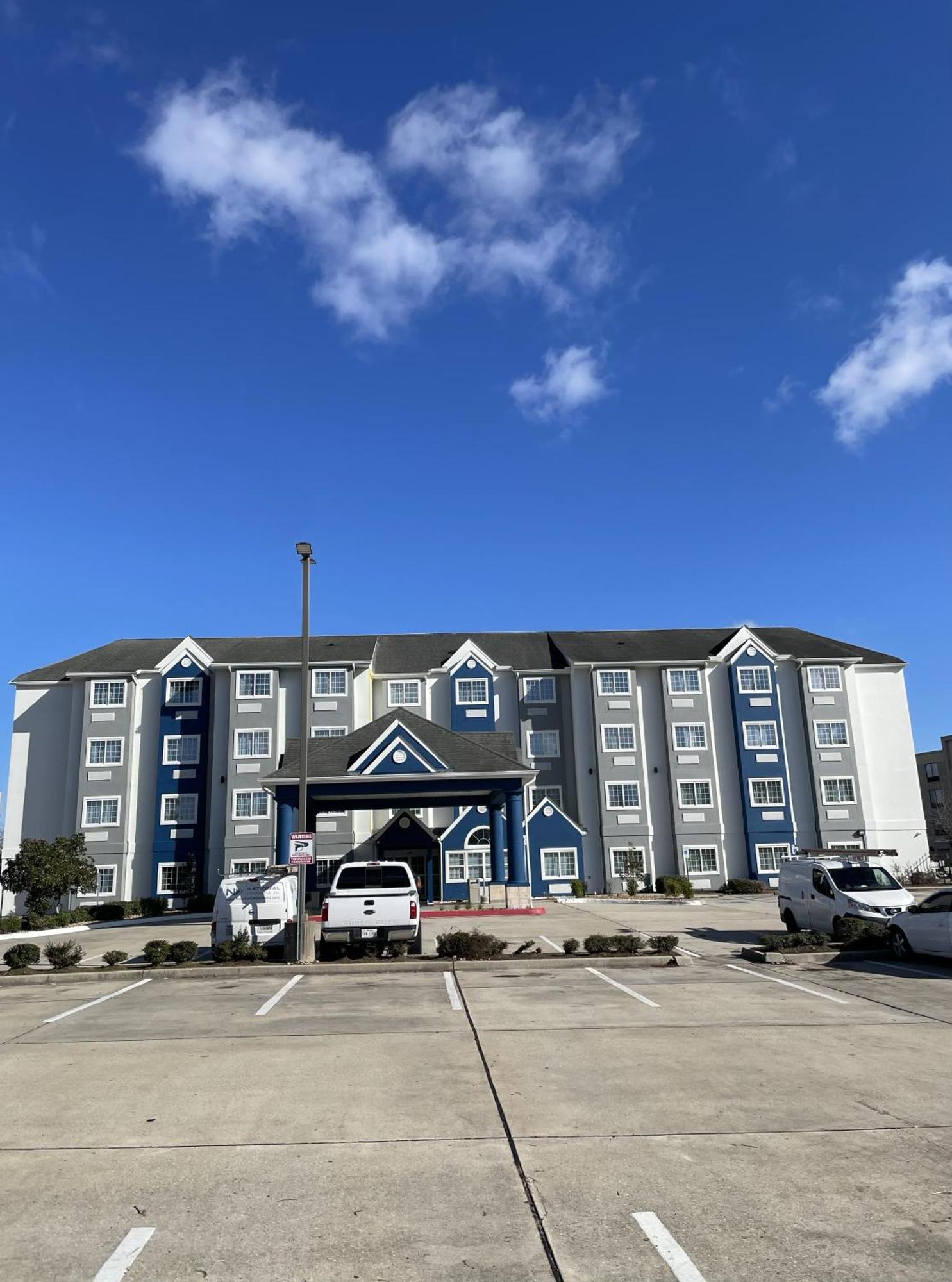 Microtel Inn And Suites Baton Rouge Airport Exterior photo